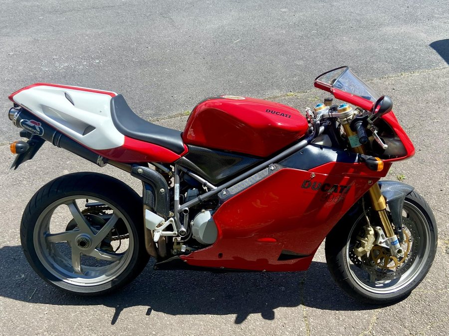 Ducati 996R bike 0012