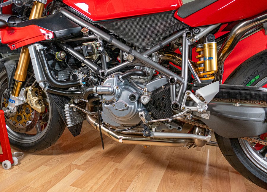Ducati 996R bike 0038