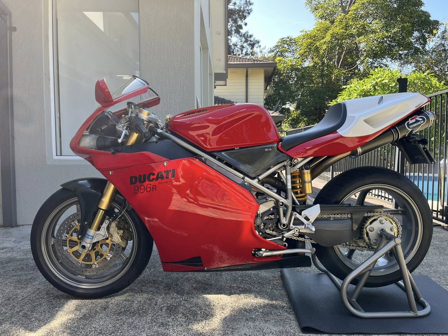 Ducati 996R bike 0211