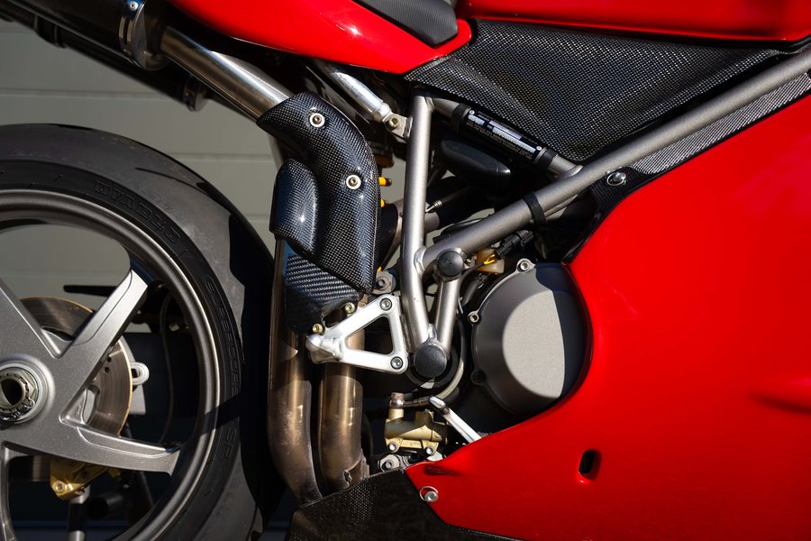 Ducati 996R bike 0359