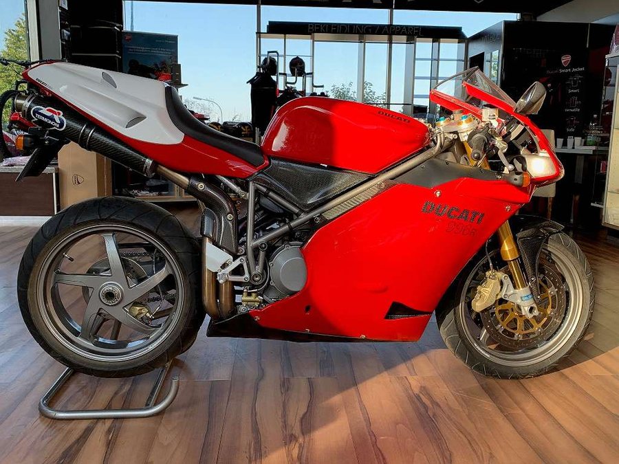 Ducati 996R bike 0460