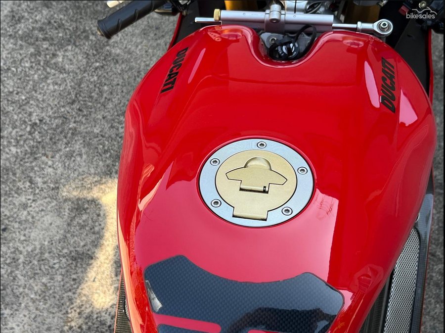 Ducati 996R bike 